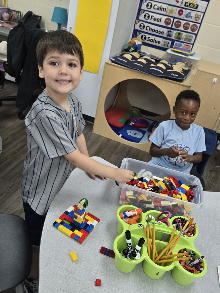 Kids playing with legos