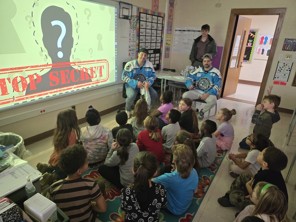 Asking questions to the players