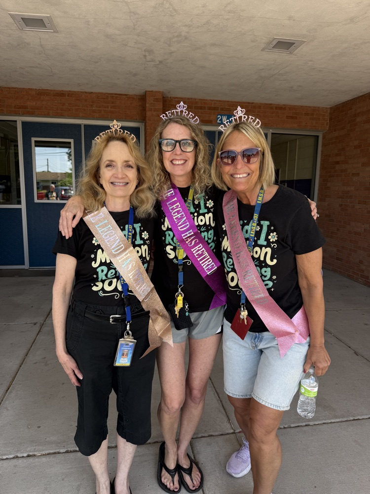 photo of retirees