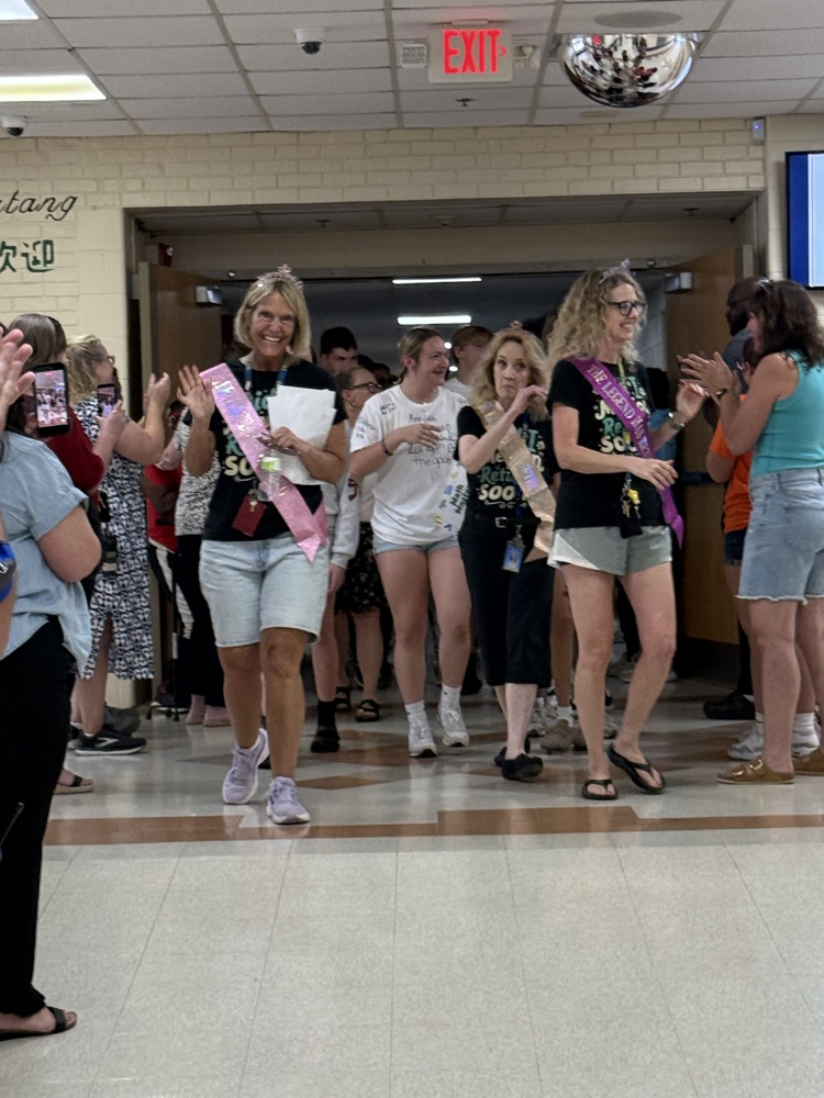 photo of retirees