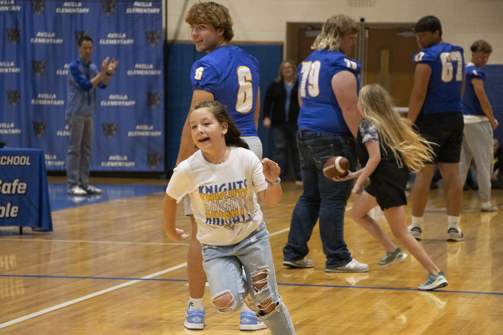 Avilla-ENHS-Football-Players-8