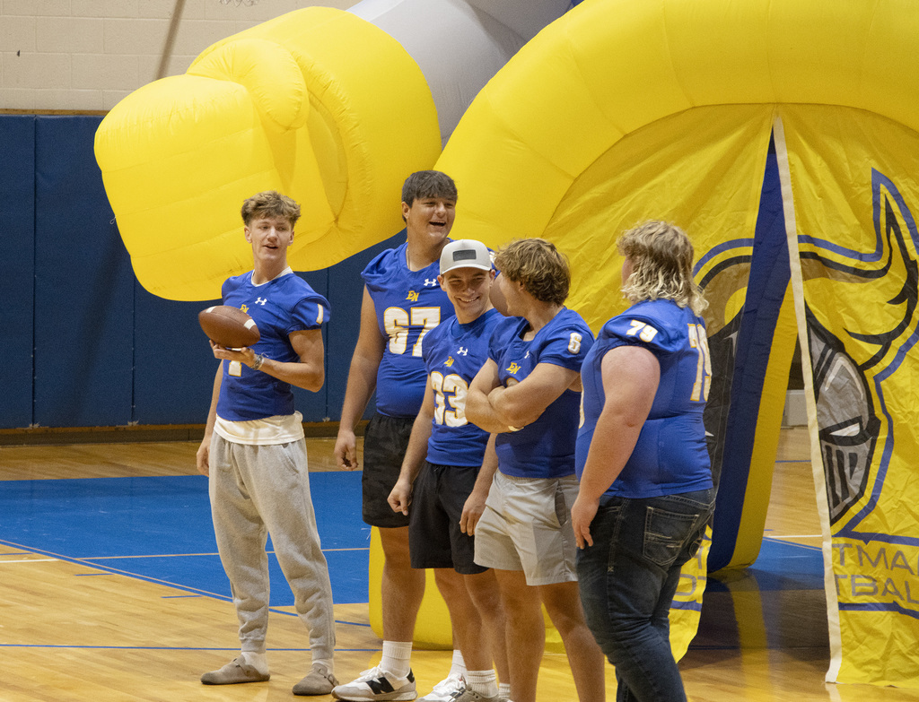 Avilla-ENHS-Football-Players-2