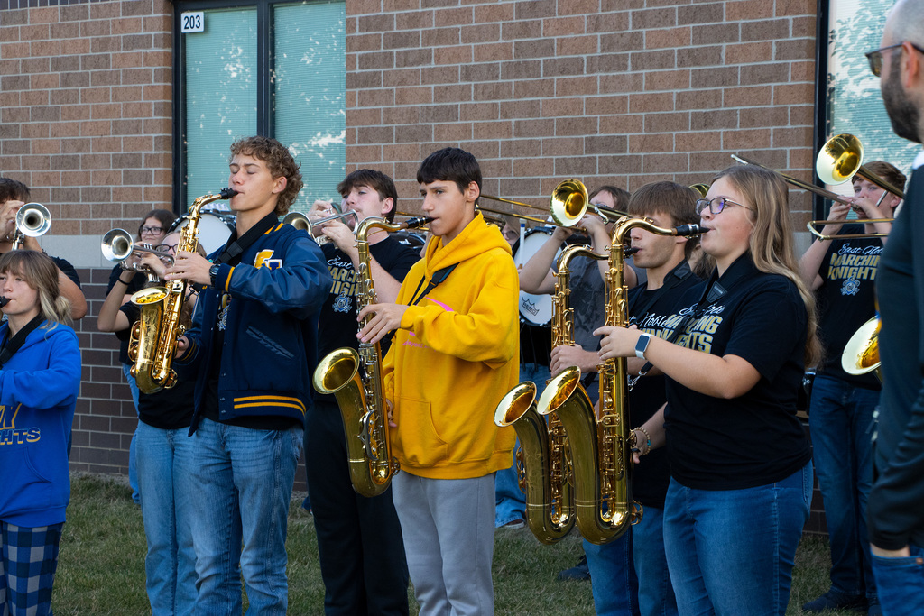 WC-ENHS-Band-Greeting-6