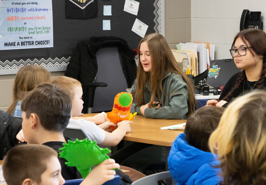 ENMS-Rome-City-Felt-Monters-4