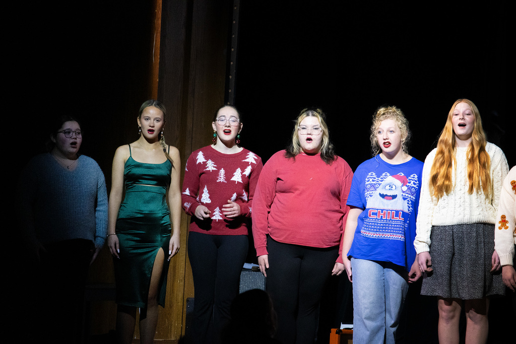 ENHS-Holiday-Concert-4