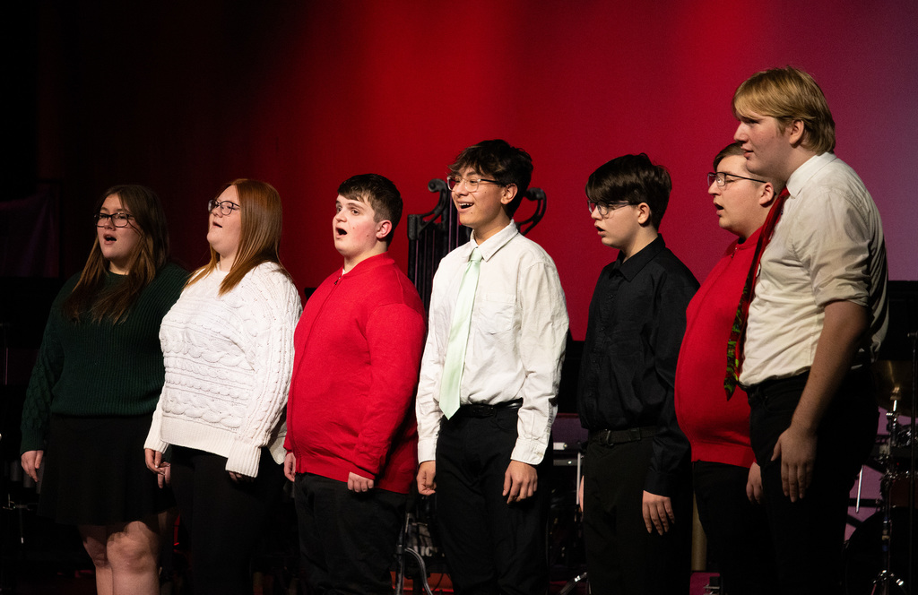 ENHS-Holiday-Concert-10