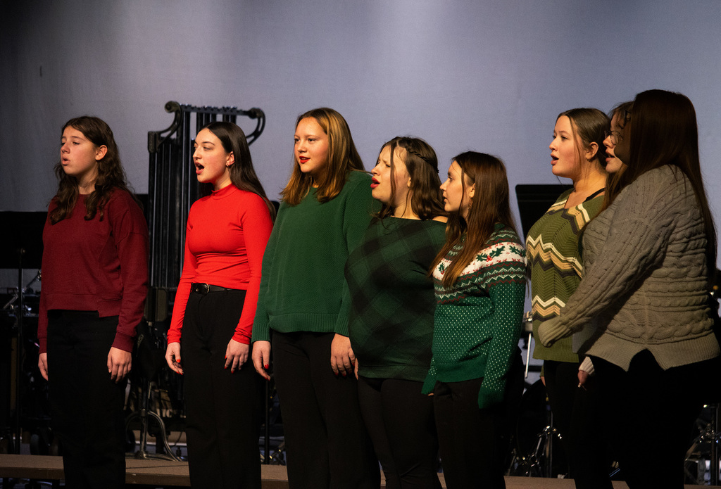 ENHS-Holiday-Concert-6