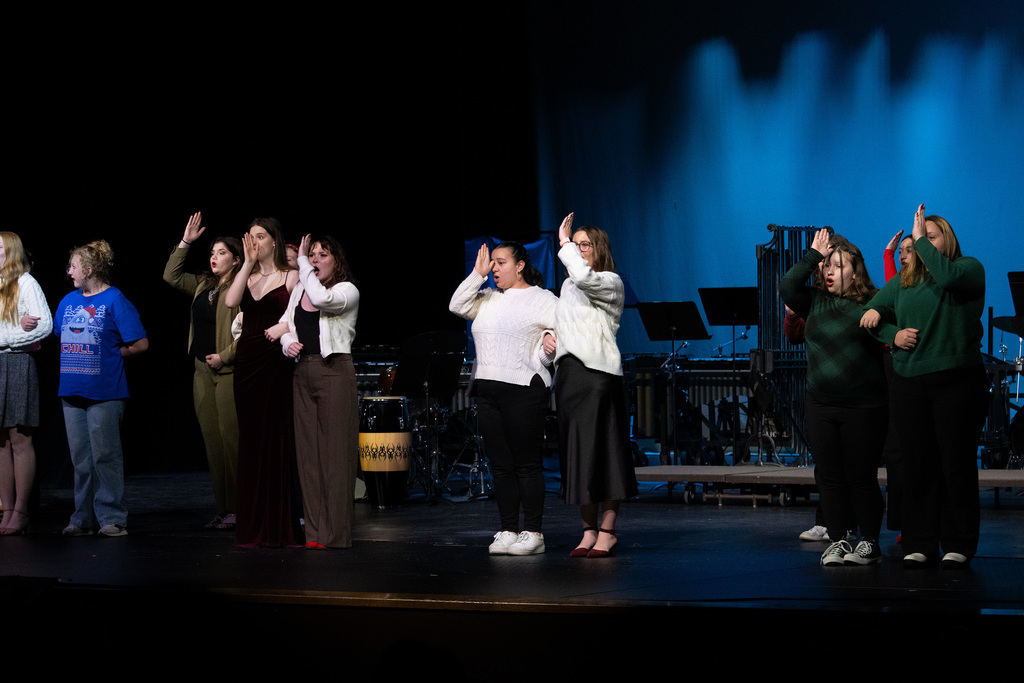 ENHS-Holiday-Concert-16