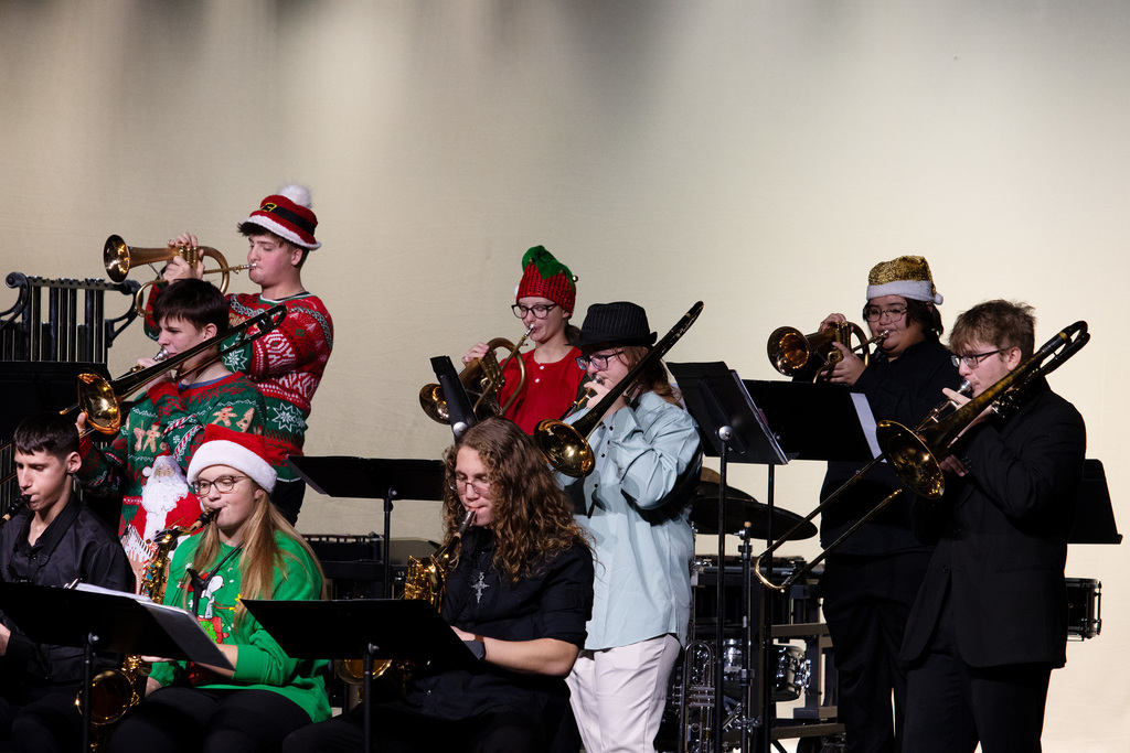 ENHS-Holiday-Concert-19