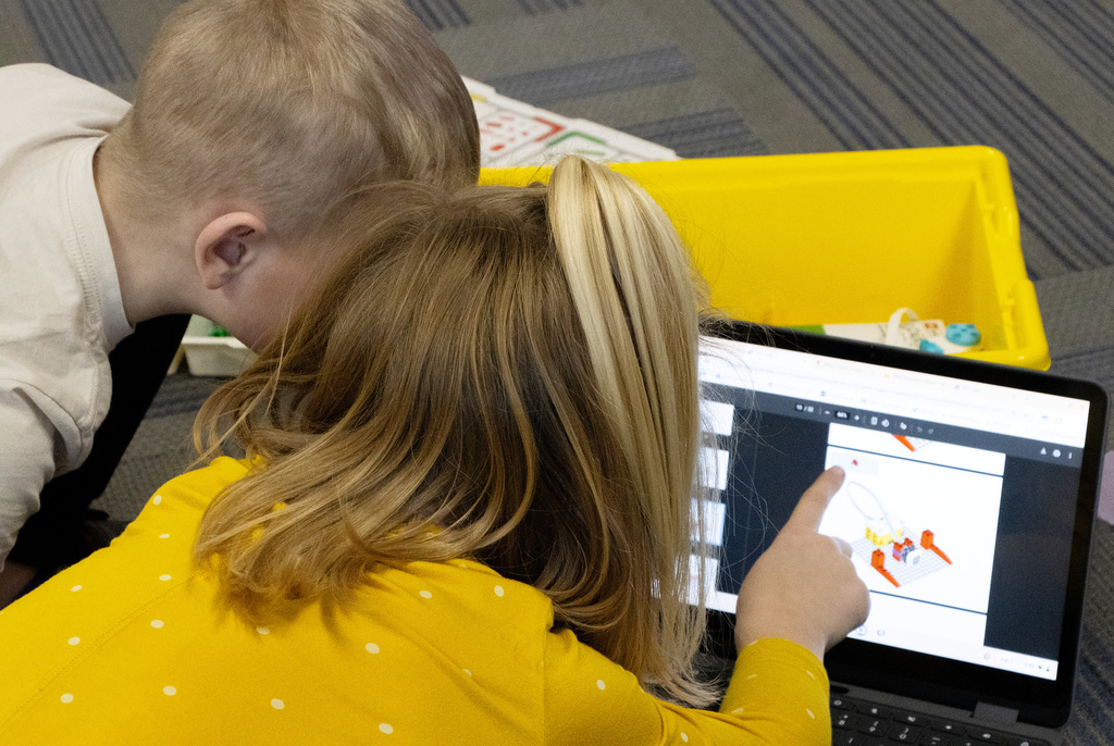 Avilla-1st-Grade-After-School-Robotics-12