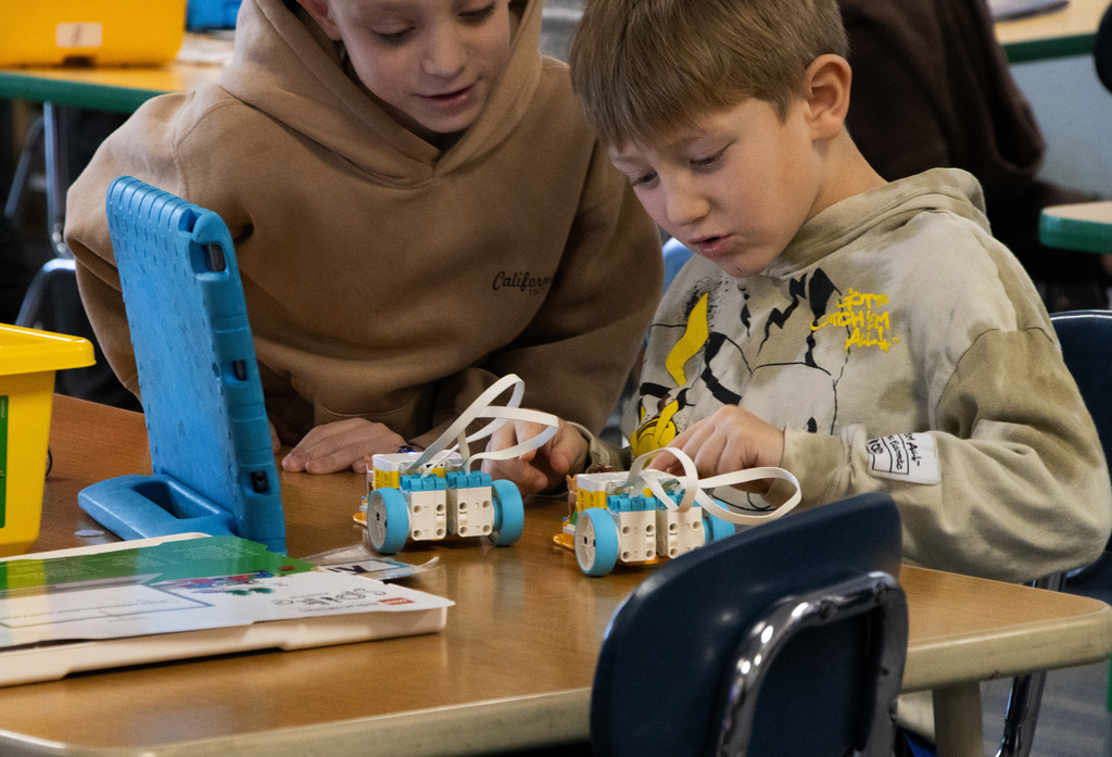 Avilla-1st-Grade-After-School-Robotics-2