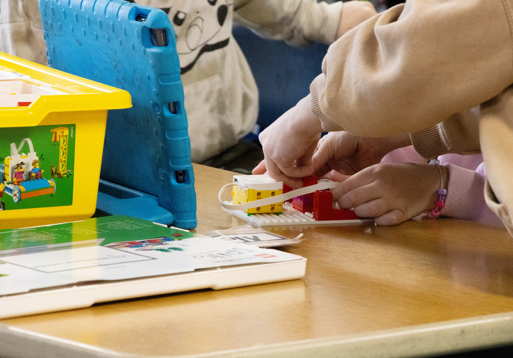 Avilla-1st-Grade-After-School-Robotics-10