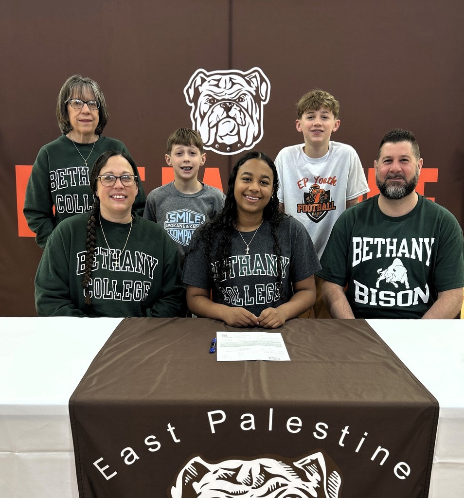 amara wilson at her signing event with her family by her side