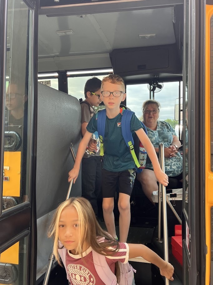 Students leaving bus