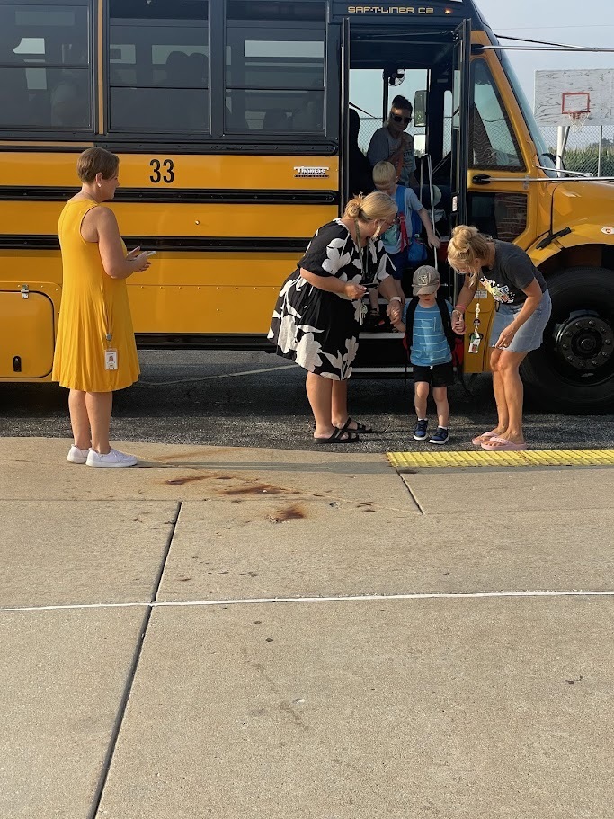 Students leaving bus