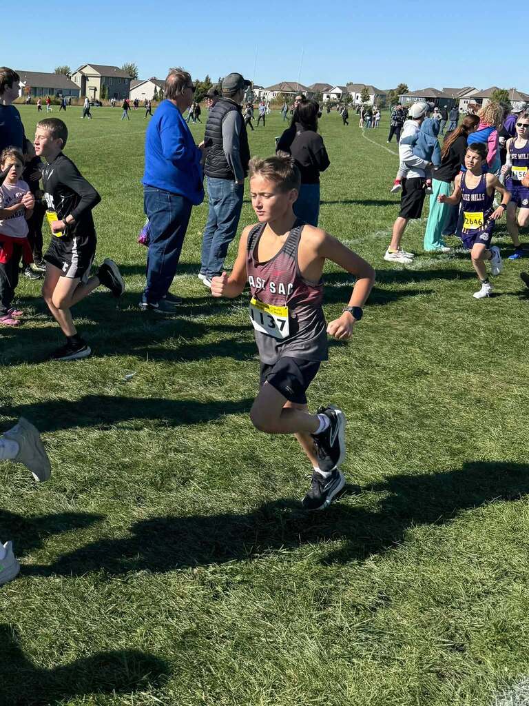 middle school state cross country runners Brock running
