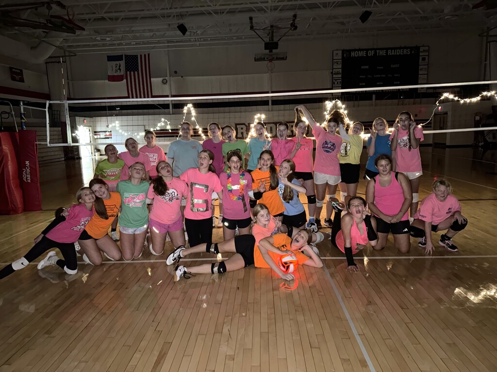 7th 8th grade volleyball last practice group photo