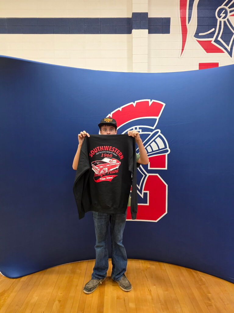 Aydon Perrigo winning a sweatshirt!