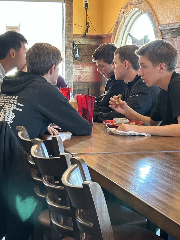 students at restaurant 2