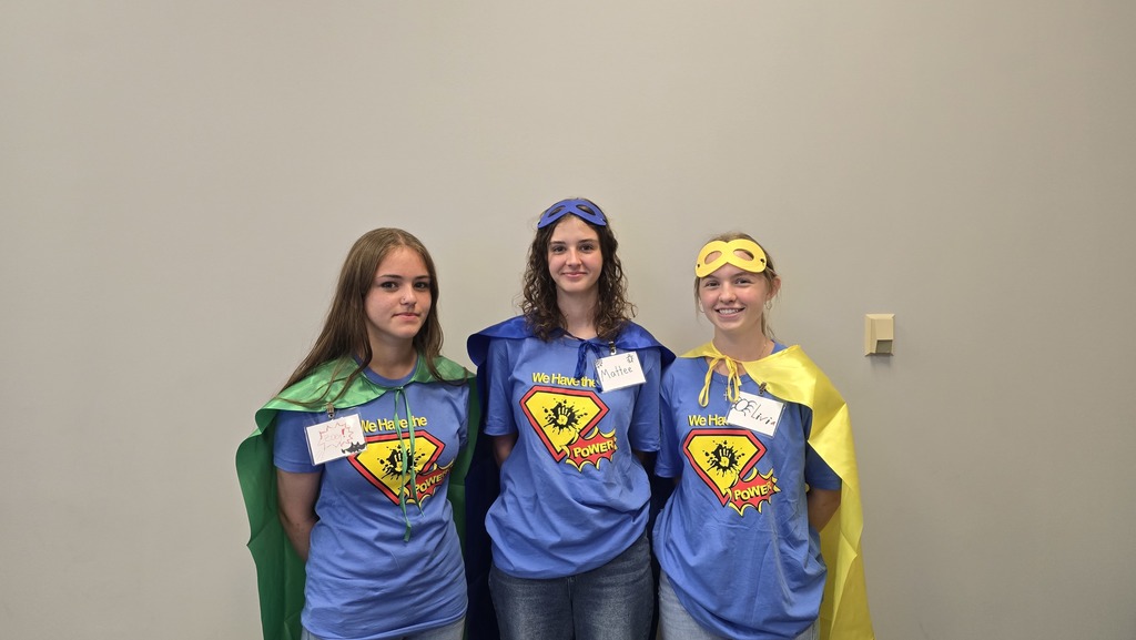 Leadership Students in Capes