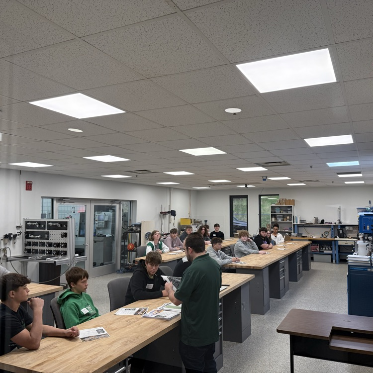 Freshman class enjoys Washington State visit day