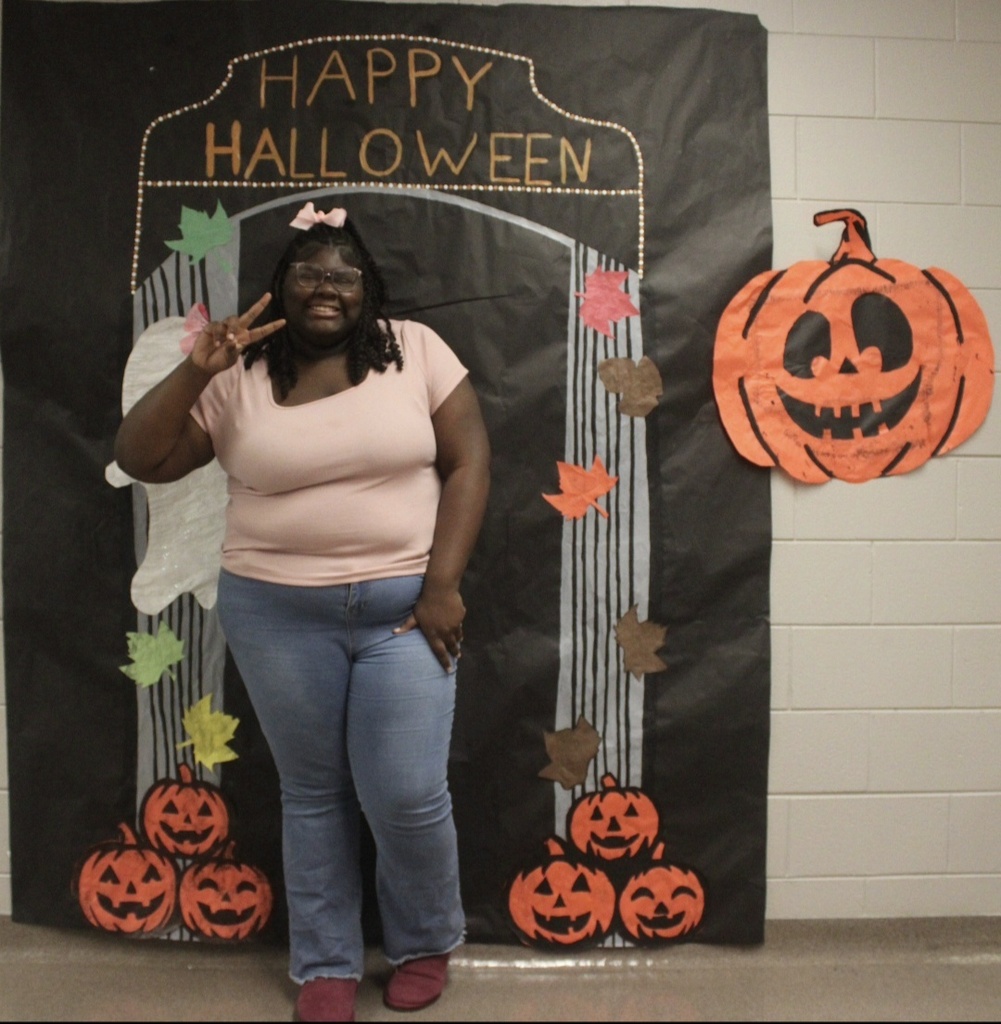 🏰✨ A Little Disney Magic at the MSHS Today! 🪄🐭
Our students and staff brought a whole new world of fun to Fall Spirit Week with Disney Day! From beloved characters to magical outfits, the Beaver spirit was shining bright! ❤️🤍
🎩👗 Tomorrow is “Dress for the Wrong Occasion Day!” Whether you're dressed for a wedding, the beach, or a fancy dinner, show up ready for ANYTHING except school! 😂
🍂🦫 Go Beavers!
