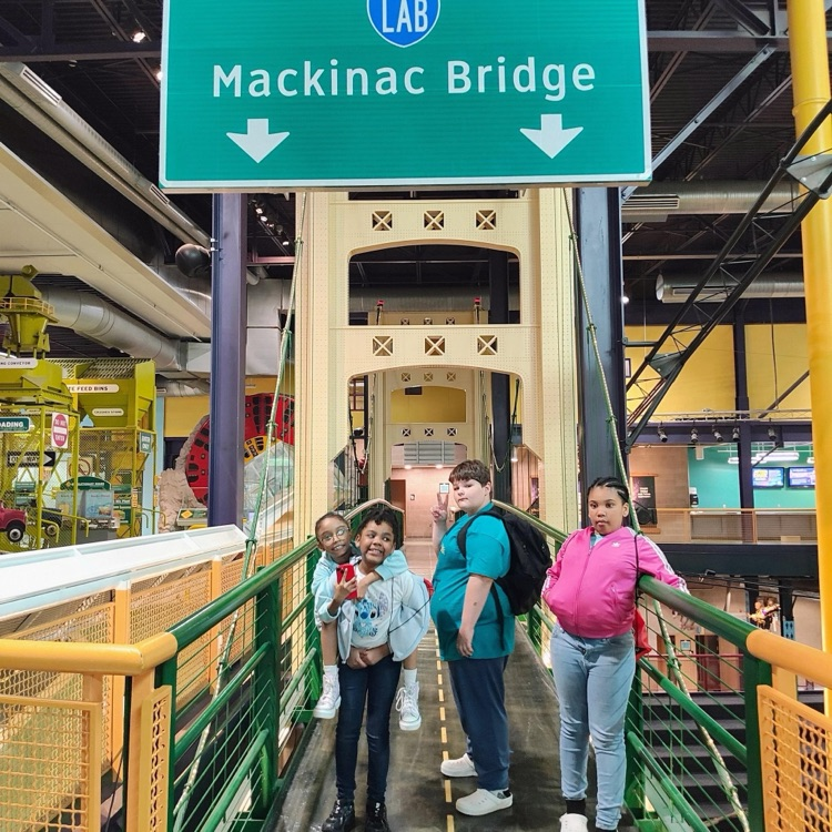 kids exploring Detroit science center