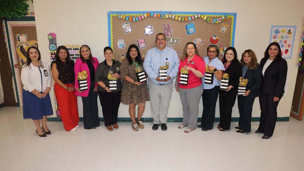 💛 October is Principal Appreciation Month! 💛  This morning, our Edcouch-Elsa ISD principals received a small token of appreciation from our administration in recognition of their leadership, dedication, and commitment to our schools.  To our amazing principals, thank you for everything you do each day for our students, staff, families, and the entire Edcouch-Elsa ISD community. Your leadership makes a difference! 🐝💛🖤  Happy Principal Appreciation Month!