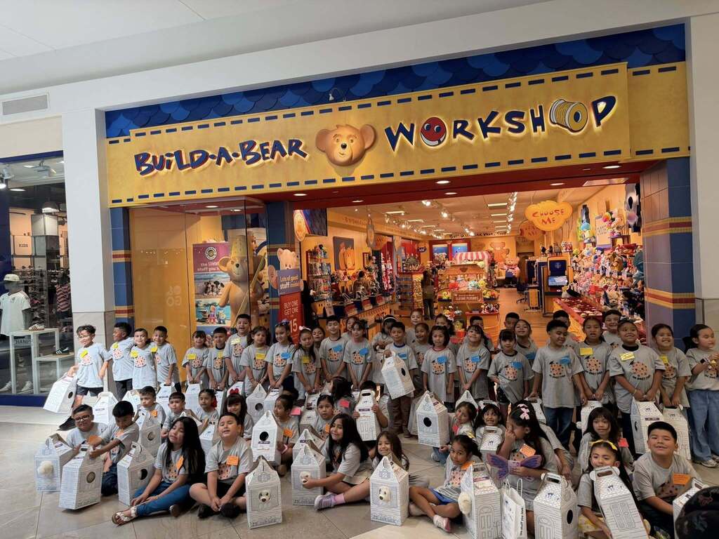 Our kindergarten students enjoyed an unforgettable field trip! They got to visit Build-A-Bear and create their very own special bear to keep as a sweet memory. Afterwards, they enjoyed delicious pizza, lots of playtime, and fun moments with their classmates!