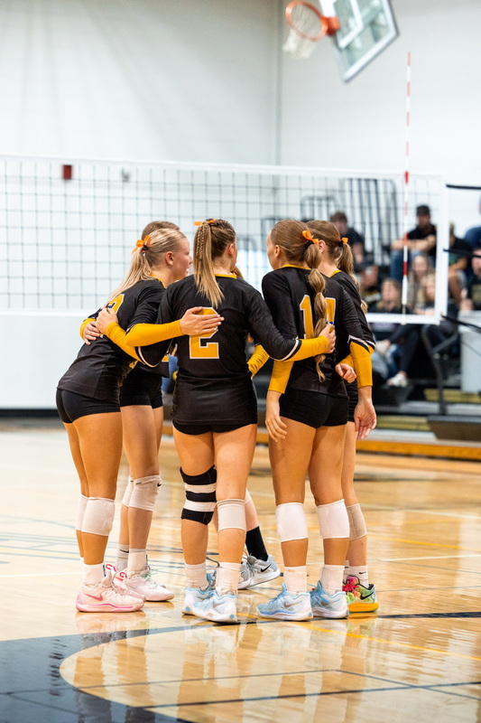The Rockets Huddle After a Point