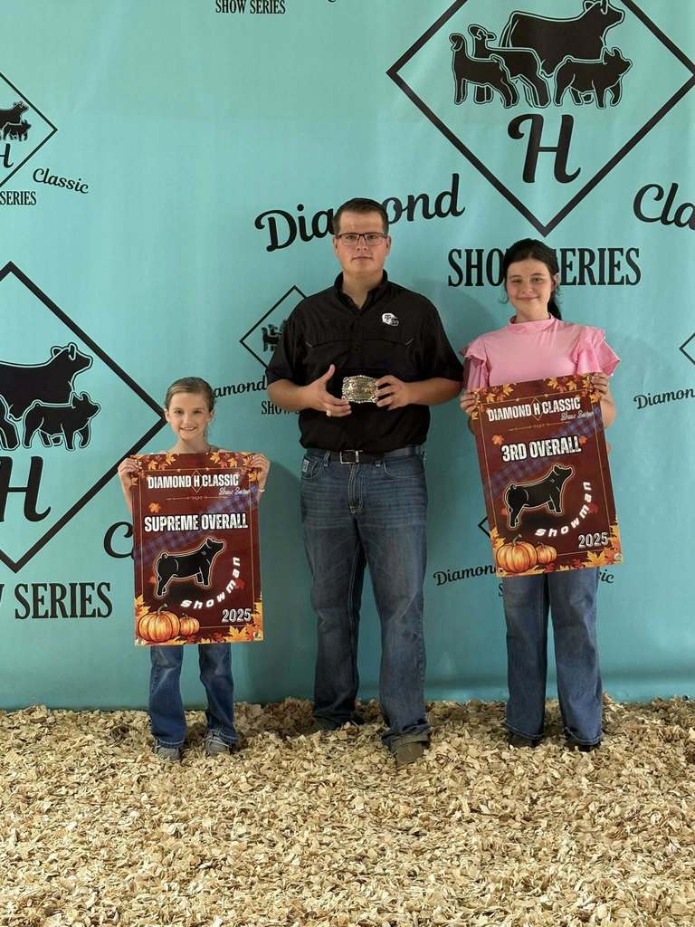 Congrats to our Junior FFA and FFA members on exhibiting their show pigs in Paris today. It was definitely fun watching a few exhibit their pigs for the first time today.   A. Wilburn won the pee wee showmanship, she also exhibited a hamp gilt that placed first in both rings  M. James was third overall intermediate showman, she also exhibited a cross barrow that placed first in ring A  R. Wilcoxson placed second in ring A and first in ring B with her york barrow  P. Williams placed first in ring A with her duroc gilt