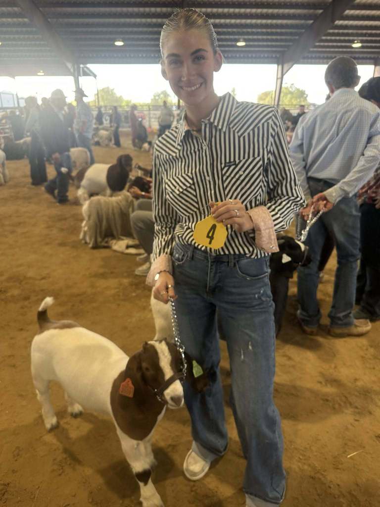 R. Wilcoxson and H. Harper learned alot at the Spooktacular Jackpot today!  R. Wilcoxson had a 1st, 4th, and two 5th place  H. Harper had a 4th place  Great job girls! 👏👏👏