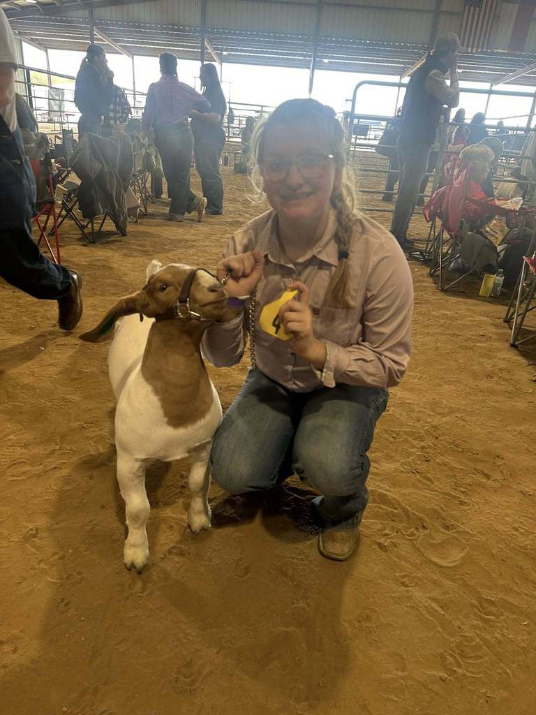 R. Wilcoxson and H. Harper learned alot at the Spooktacular Jackpot today!  R. Wilcoxson had a 1st, 4th, and two 5th place  H. Harper had a 4th place  Great job girls! 👏👏👏