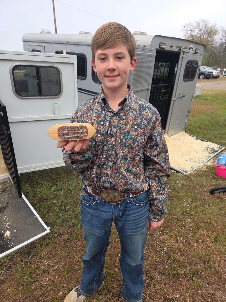 A few Edgewood FFA members exhibited their swine and goats at the KCJLS Christmas Classic in Kaufman  Congratulations to R. Wilcoxson on placing first in her class and winning reserve Yorkshire  G. Harper won 2nd in Intermediate Showmanship and placed 2nd with both of his cross pigs.  R. Wilcoxson placed 2nd with her breeding goat  T. Cummings placed 3rd with her market goat