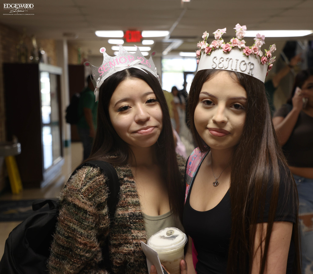 Seniors start the new school year with Class of 2026 crowns