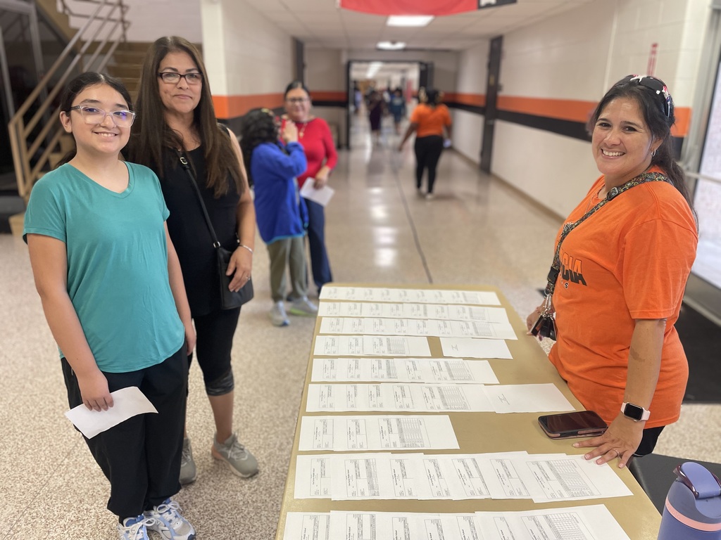 Gus Garcia Meet the Teacher/Report Card Night Charger Families - Thank you for attending Meet the Teacher Night!  We had over 130 families in attendance! WOW! Vamos Chargers!