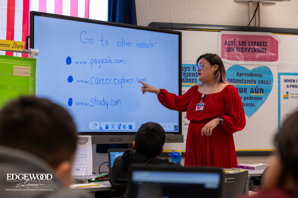 Families choose Roy Cisneros for our caring educators, inclusive culture, and rigorous academic pathways. Enroll for 2026–2027!