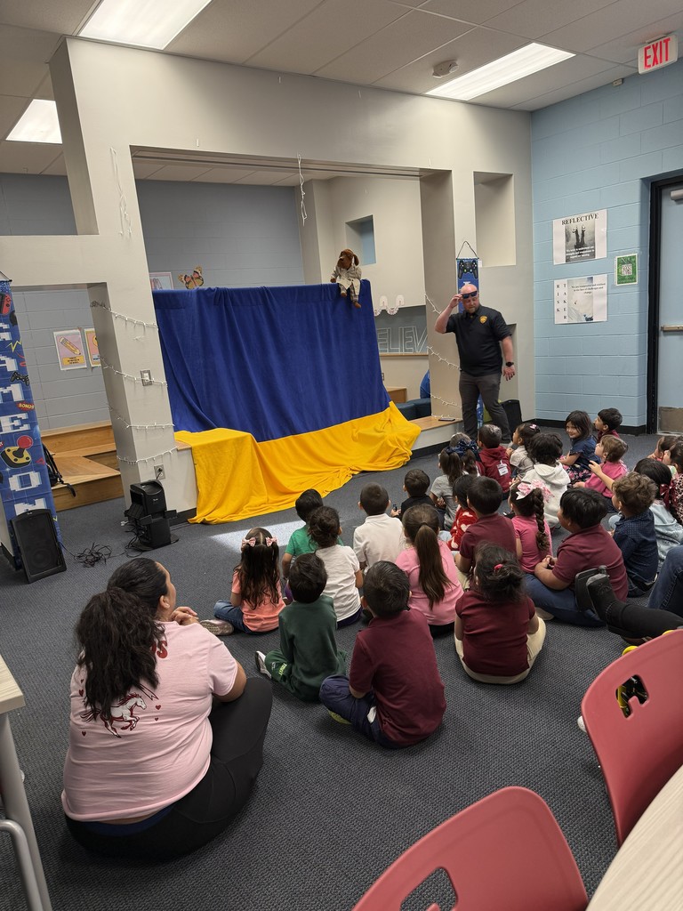 Start your child’s educational journey at a school that inspires, challenges, and supports them. Enroll in Roy Cisneros Leadership Elementary today!