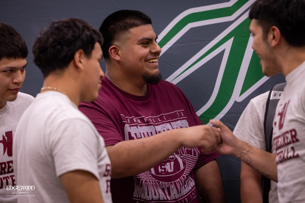 Daniel Enriquez signs to play football at Schriner University