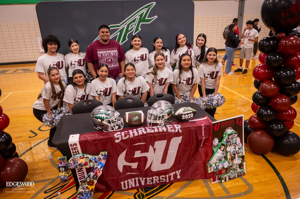Daniel Enriquez signs to play football at Schriner University