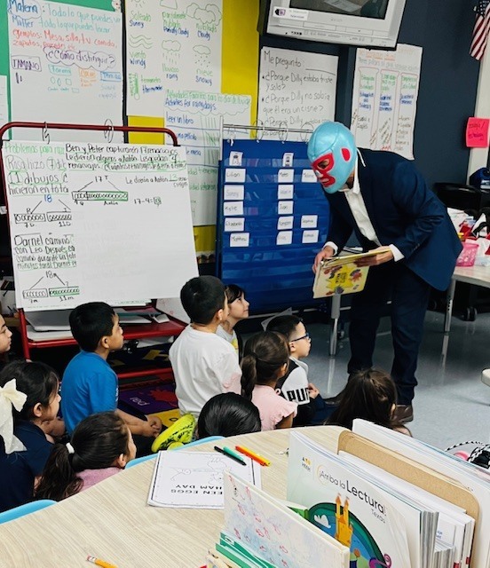 Read Across America bilingual reading