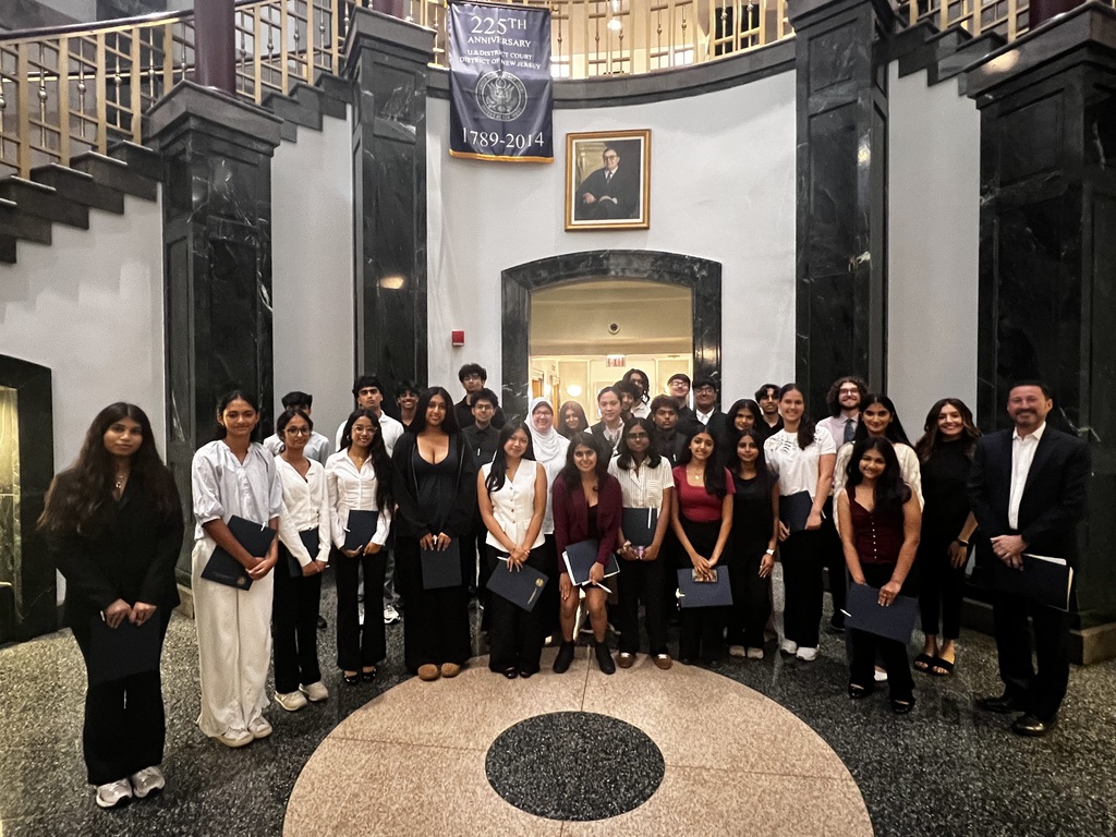 Students on judge field trip