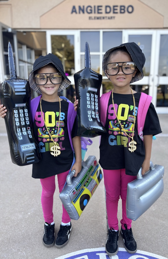 students dressed up in 90s gear 