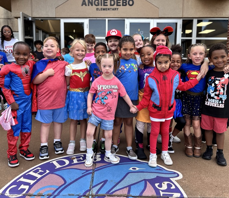 kids dressed up as heroes 