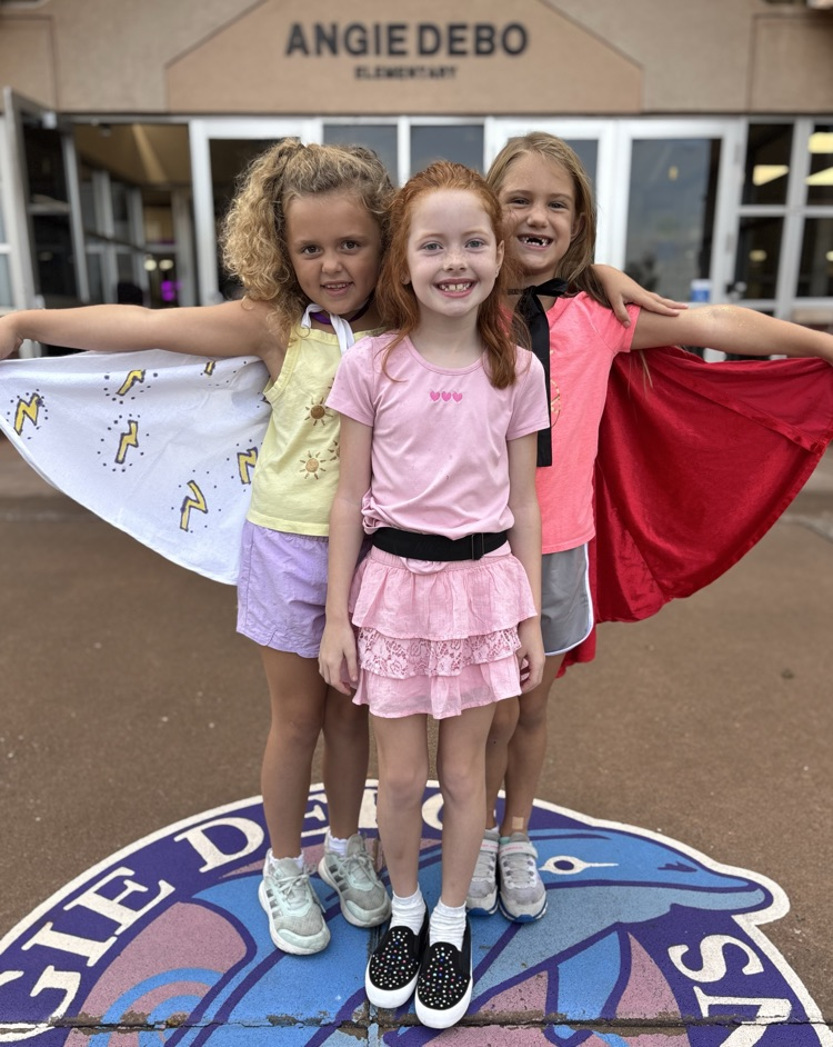 girls dressed up as heroes 