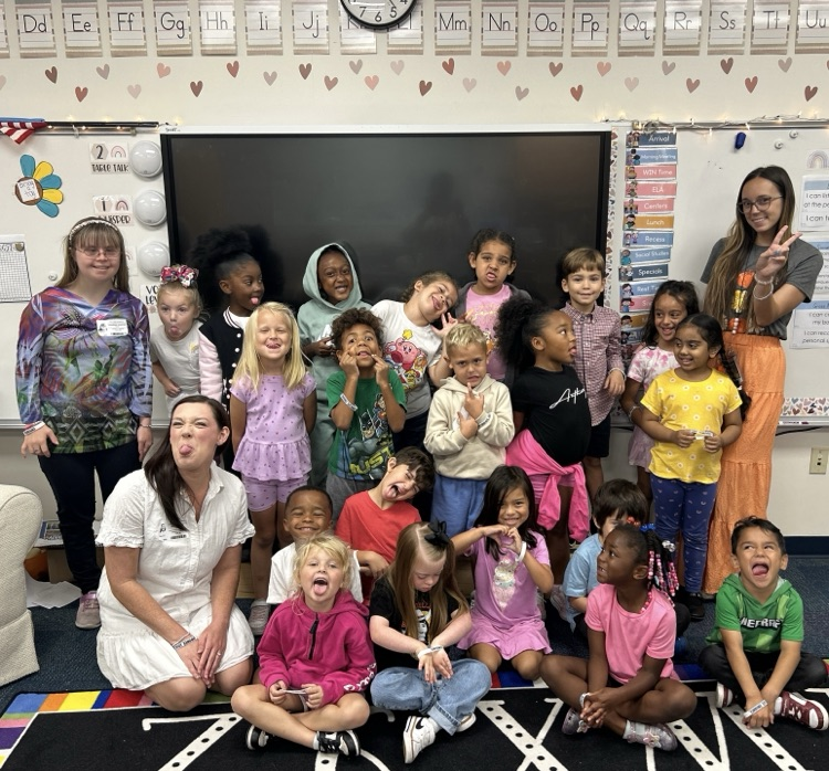 Mrs furlongs class and ms Hannah making silly faces 
