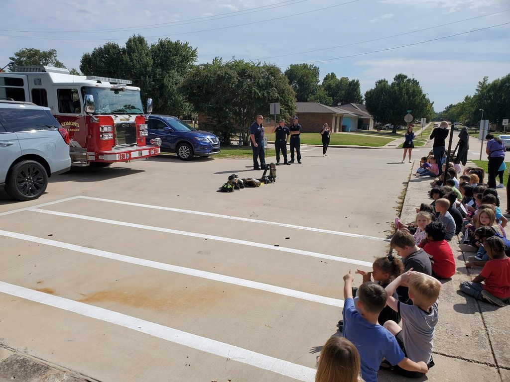 Kinder was visited by the Fire Dept.