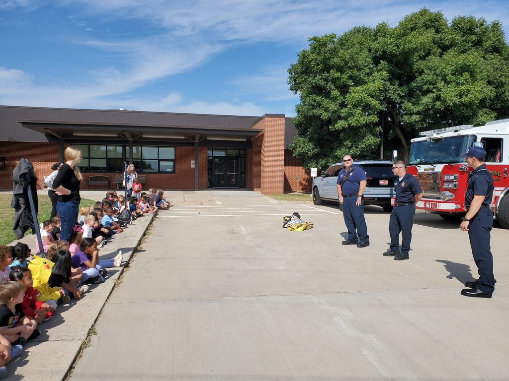 Kinder was visited by the Fire Dept.