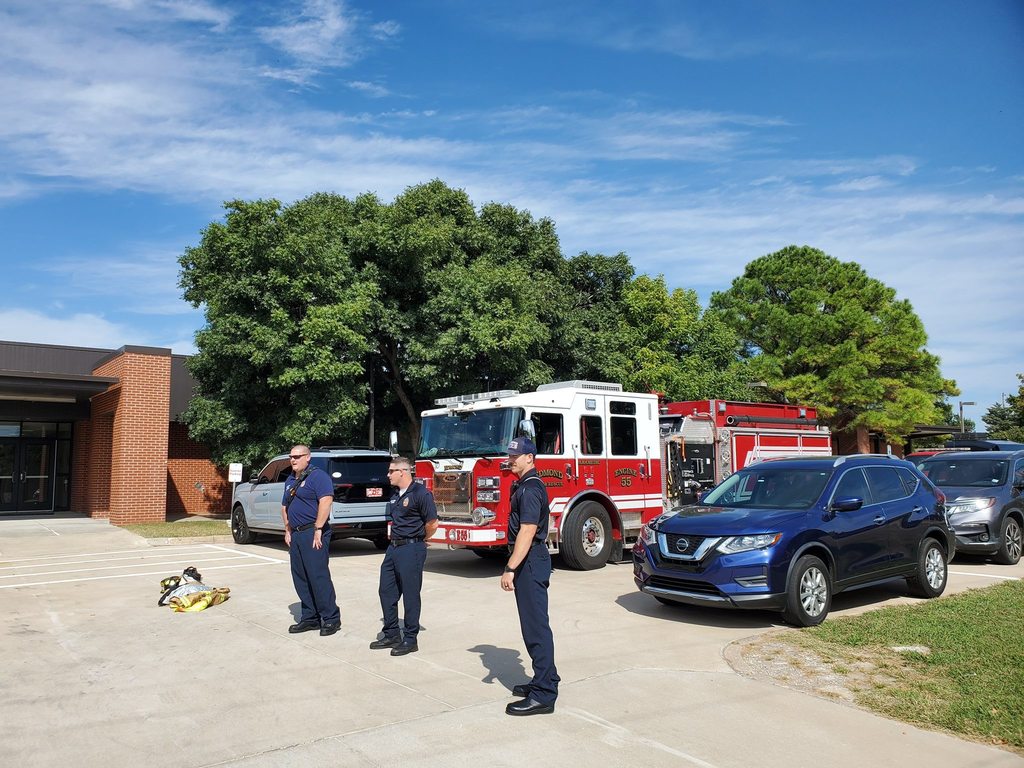 Kinder was visited by the Fire Dept.