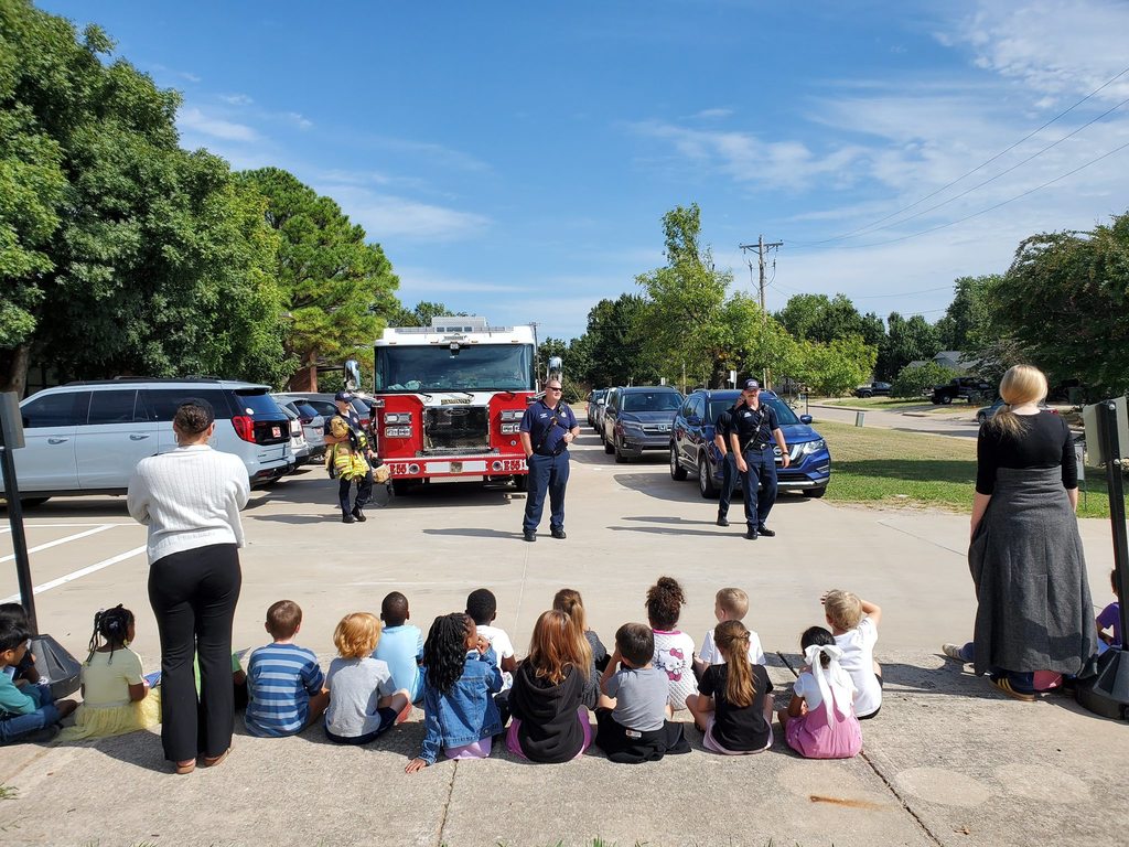 Kinder was visited by the Fire Dept.